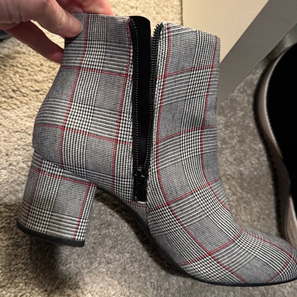 Kelly and Katie plaid ankle boot - Picture 3 of 3